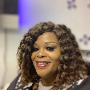 Meet your Posher, Angela